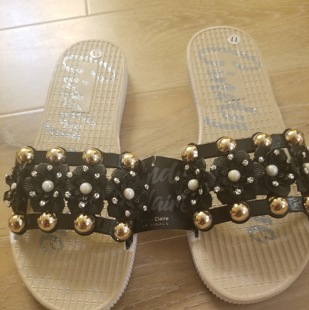 Sandals - Picture 2 of 5
